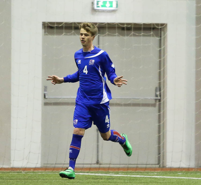 Samúel Kári skoraði fyrsta markið.