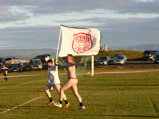 Sigursveinn hleypur sigurhringinn í gær.