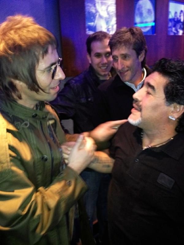 Liam Gallagher er hér á góðri stundu með Diego Armando Maradona