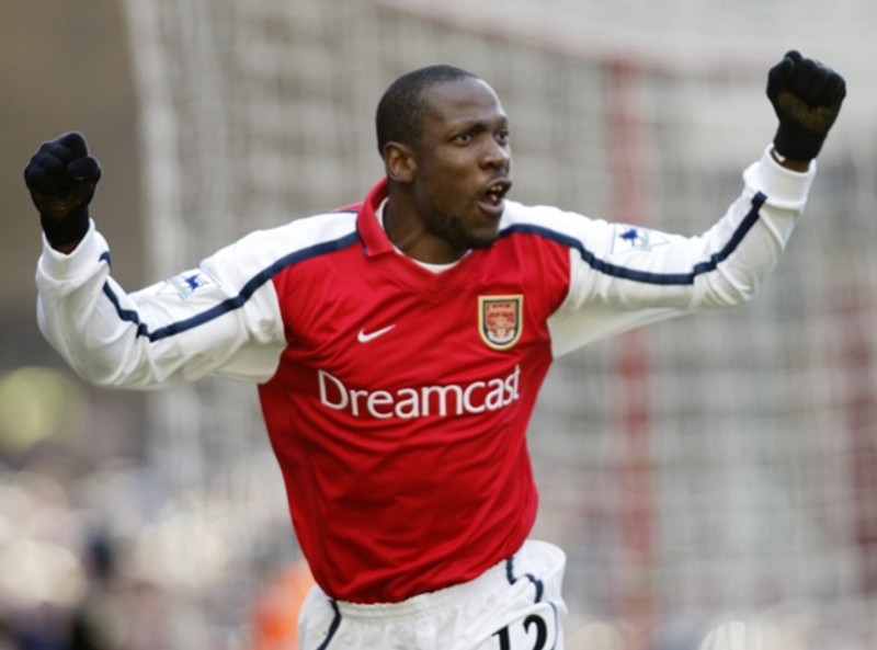 Lauren lék með Arsenal frá 2000 til 2007.