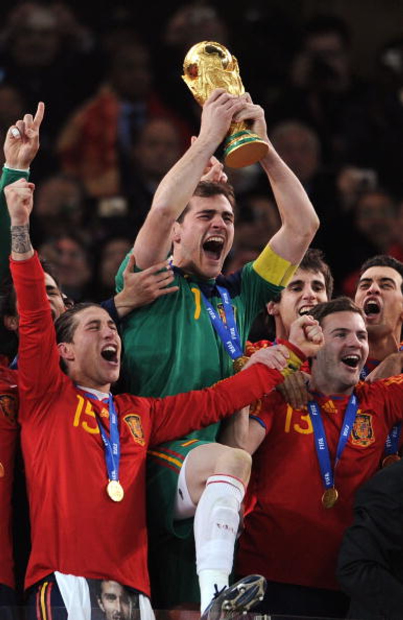 Casillas hefur orðið Heims- og Evrópumeistari með Spáni.