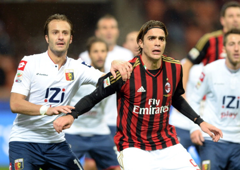 #2 Alessandro Matri. Matri hefur spilað fyrir mörg ítölsk félög. Hann kom til uppeldisfélagsins eftir góða tíma hjá Juve og væntingarnar voru miklar. Eins og gefur að skilja miðað við þennan lista stóð hann ekki undir þeim og skoraði hann bara eitt mark í 18 leikjum. Matri er í dag án félags.