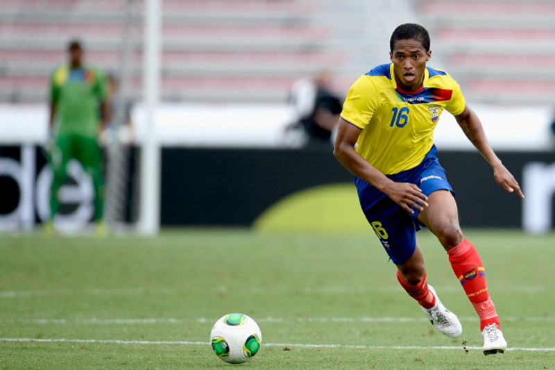 Antonio Valencia leggur skóna á hilluna