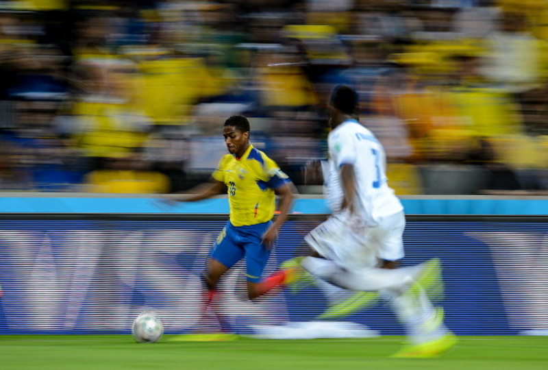Antonio Valencia leggur skóna á hilluna