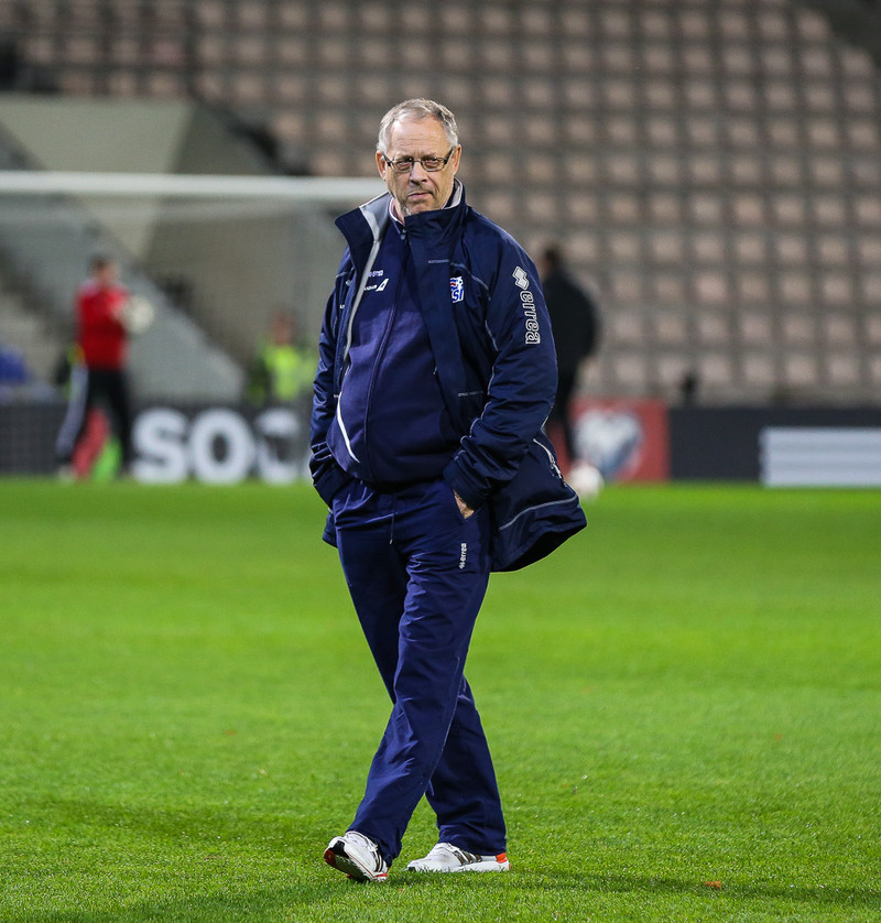 ,,Áhuginn hjá Svíum er mun meiri núna. Eftir að Ísland byrjaði að standa sig vel hafa mun fleiri leikmenn farið til sænskra félaga. Ég fæ mikið af símtölum í dag um íslenska leikmenn og það gerðist aldrei áður. Fjölmiðlar í Svíþjóð, líkt og alls staðar í Evrópu, sýna mun meiri áhuga en á fyrsta árinu sem ég var með Ísland. Þetta er mjög vaxandi.