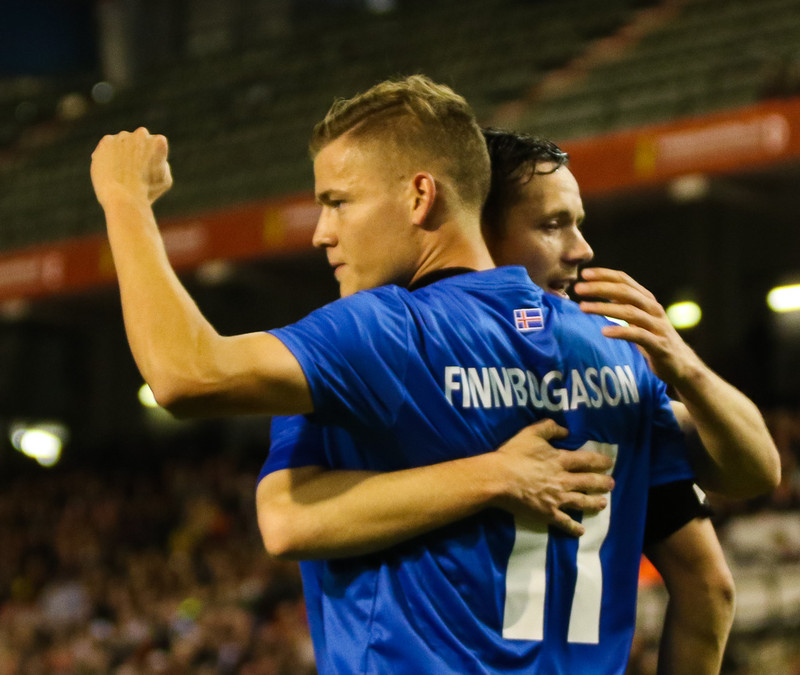Alfreð fagnar marki gegn Belgíu.