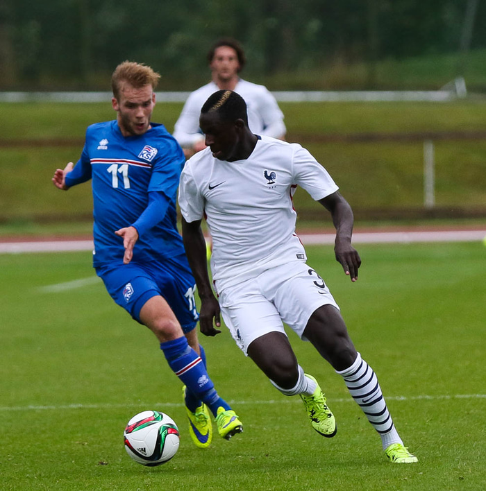 Benjamin Mendy í leik með U21 landsliði Frakklands á Kópavogsvelli 2015. Ísland vann leikinn 3-2, Mendy lagði upp mark fyrir Aymeric Laporte í leiknum.