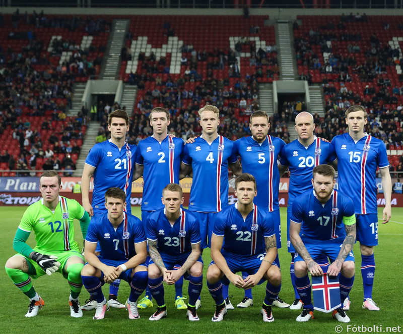 ,,Það er stórkostlegt að Ísland eigi handbolta, körfubolta og fótboltalið í lokakeppni EM. Þetta er ótrúlegt því að þetta er sami aldurshópur af strákum. Þetta er eitthvað fyrir vísindamenn til að skoða. Ég er mjög stoltur af öllum þessum hópum. Þó að körfuboltaliðið hafi tapað öllum leikjunum í lokakeppninni þá vorum við öll mega stolt af þeim. Þeir komu 100% undirbúnir og gáfu allt sem þeir gátu. Allir sáu það og allir voru stoltir af þeim. Þeir eru frábært fordæmi fyrir okkur í sumar.
