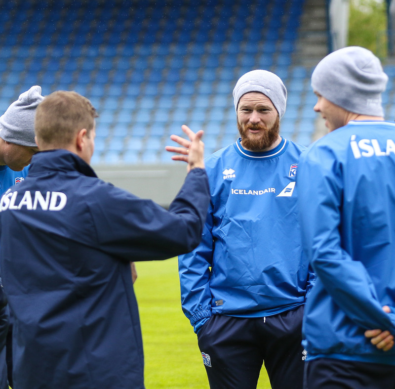 Aron Einar Gunnarsson á landsliðsæfingu í dag.
