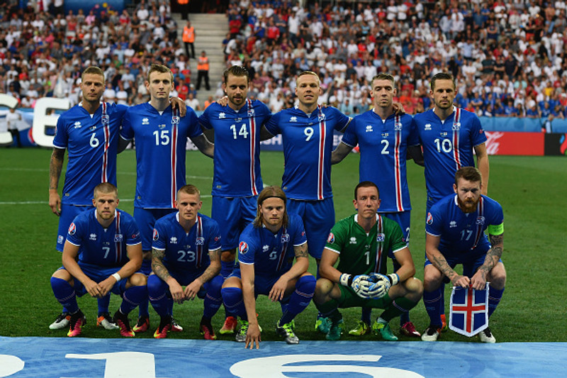 Íslenska liðið fyrir leikinn í kvöld.