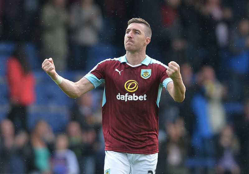 STEPHEN WARD | BURNLEY | Í vörn Burnley sem vann 1-0 sigur á Englandsmeisturum Leicester.