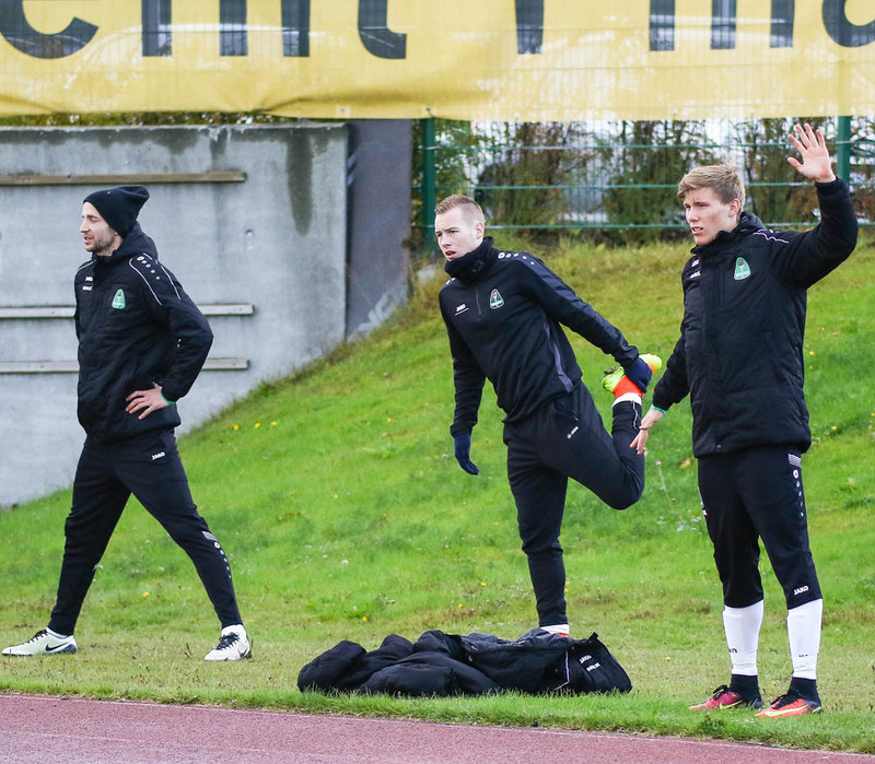 Damir (til vinstri) og Gísli (í miðjunni) hitta upp í dag. Til hægri er Alfons Sampsted sem var hvíldur í dag.