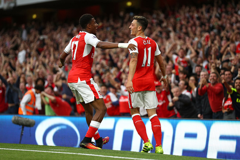 Mesut Özil | Arsenal | 53 af 58 sendingum hans voru á vallarhelmingi andstæðingsins.