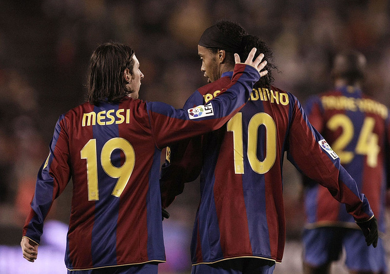 Messi og Ronaldinho voru liðsfélagar hjá Barcelona um stutt skeið.