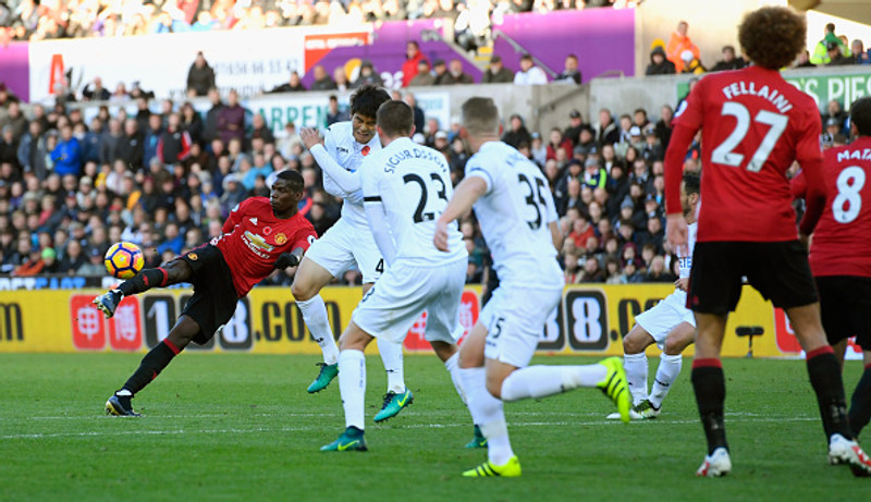 Paul Pogba (Manchester United) - Gaf tóninn í sigri Manchester United á Swansea með frábæru marki.