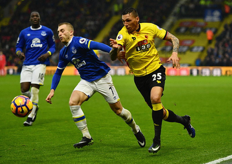Jose Holebas (Watford) - Lagði upp tvö mörk úr vinstri bakverðinum í 3-2 sigri á Everton.