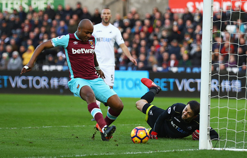 Andre Ayew í leik með West Ham