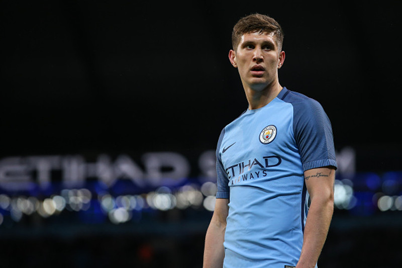 Varnarmaður: John Stones (Man City) - Steig ekki feilspor í 6-1 sigri þeirra ljósbláu gegn Huddersfield.