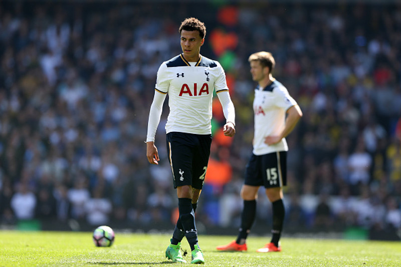 Miðjumaður: Dele Alli (Tottenham Hotspur) - Þvílík frammistaða á þessu ári. Skapar mörk á færibandi.