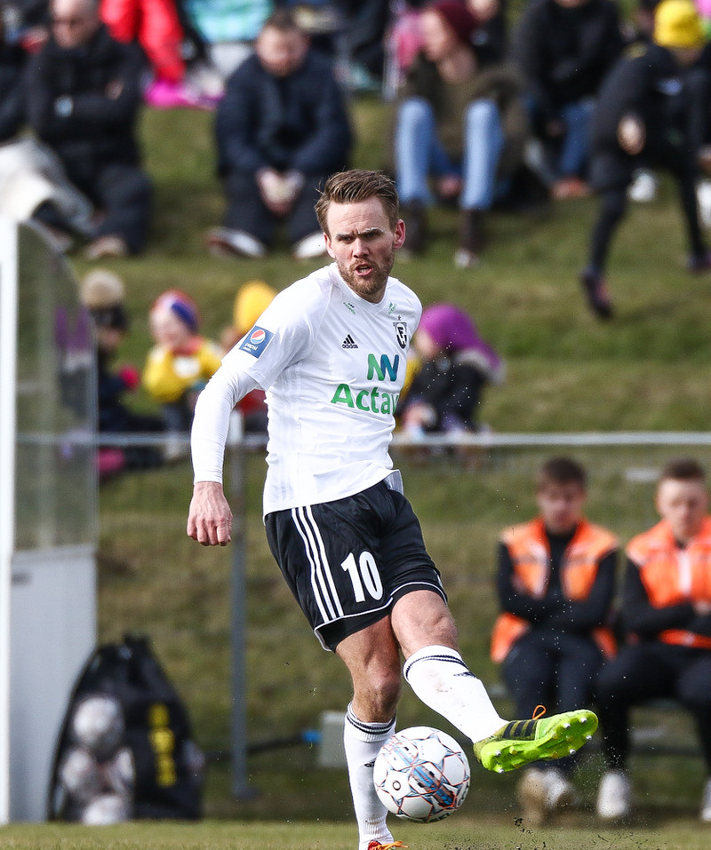 Davíð Þór Viðarsson, fyrirliði FH í leik með liðinu í sumar.