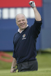 Stóru brjóstin á Andy Gray
