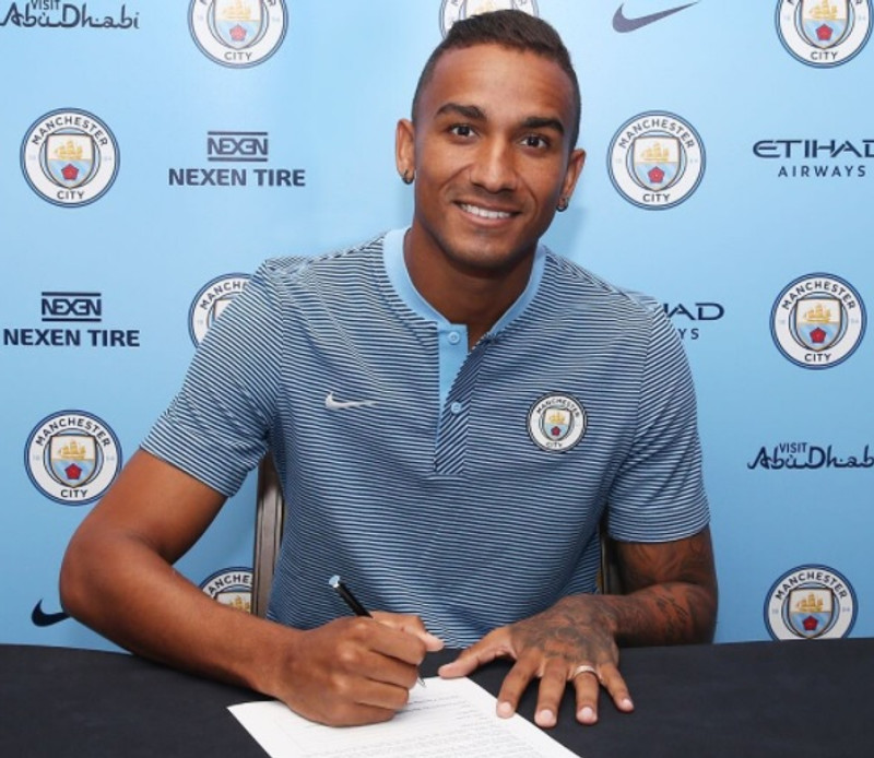 Danilo 2019: Það er erfitt að finna leikmenn úr liði City undanfarin ár en það gleymist stundum að Danilo var hjá City og þess vegna fær hann þessa nafnbót.