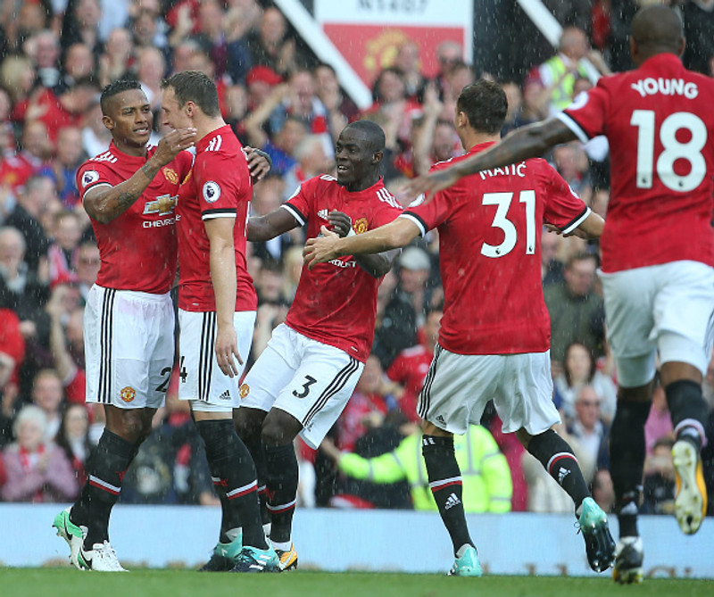 Antonio Valencia leggur skóna á hilluna
