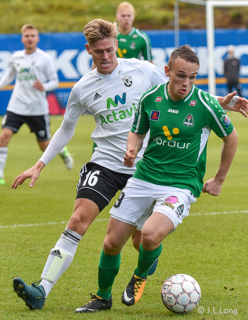 Aron Bjarnason.