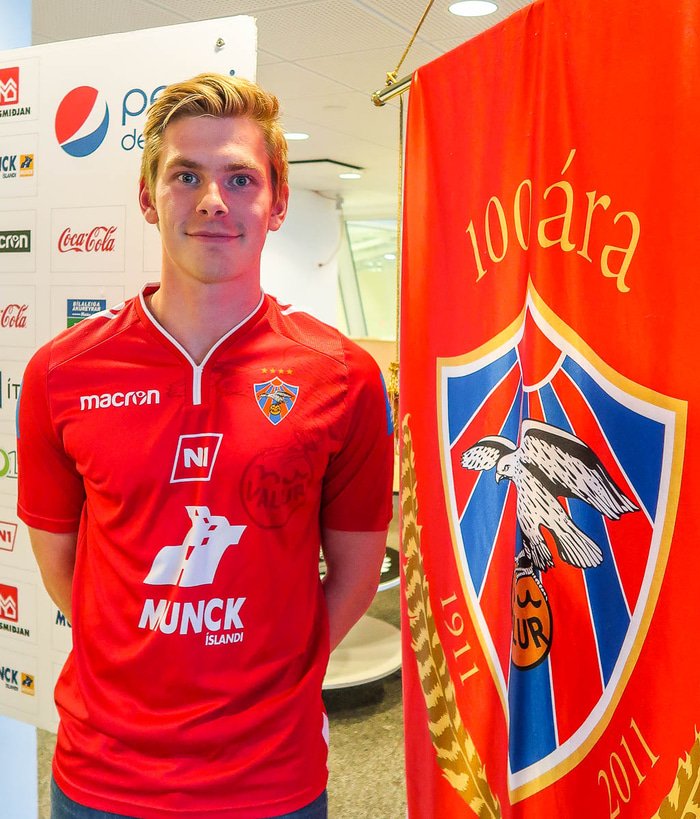 Ívar Örn er mættur í treyju Vals.