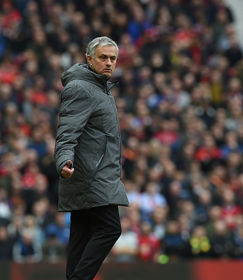 Mourinho varar við stórum töpum næstu vikur