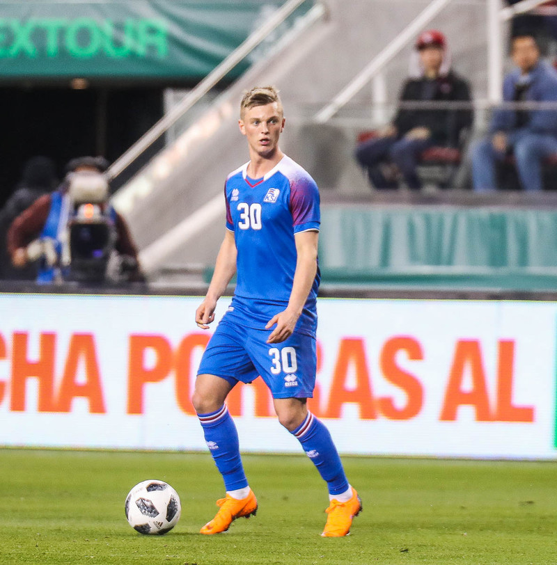 Albert Guðmundsson fer til Rússlands.