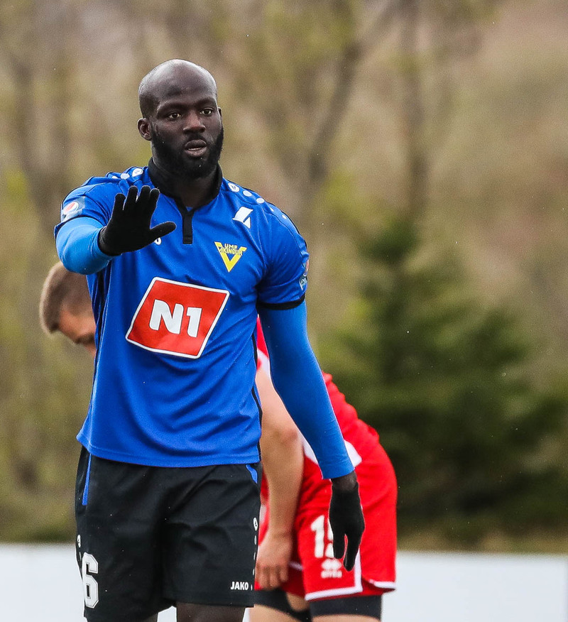 Ættingjar og vinir Pape í Senegal voru hreinskilnir við hann.