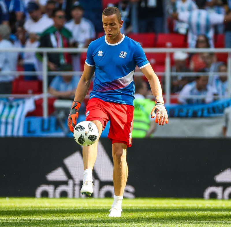 Hannes varði víti!