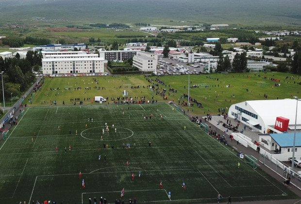 Það er mikið fjör á félagssvæði KA þegar N1 mótið fer fram.