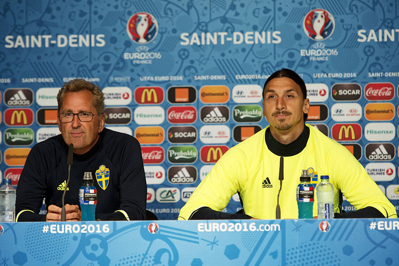Zlatan hér ásamt íslenska landsliðsþjálfaranum, Erik Hamren.