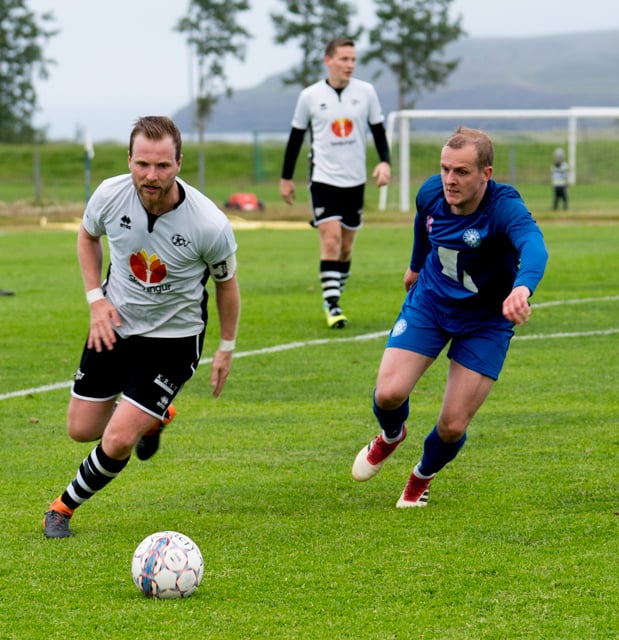 Garðar Ingi Leifsson skoraði beint úr aukaspyrnu í sigri KV á KF í dag.