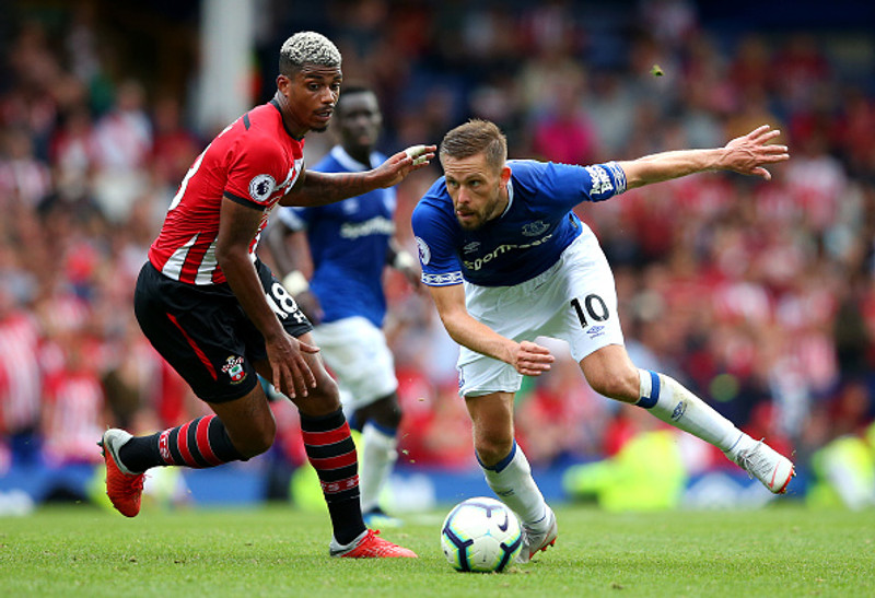 Miðjumaður: Gylfi Þór Sigurðsson (Everton) - Frábær frammistaða gegn Southampton skilaði Gylfa í lið helgarinnar hjá BBC. Hann fékk mikið lof frá Garth Crooks, sérfræðingi BBC.