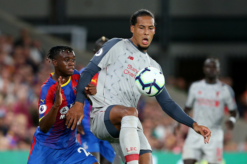 Varnarmaður: Virgil van Dijk (Liverpool) - Hollenski varnarmaðurinn var lykilmaður þegar Liverpool sýndi að liðið getur líka unnið \"ljóta sigra\".