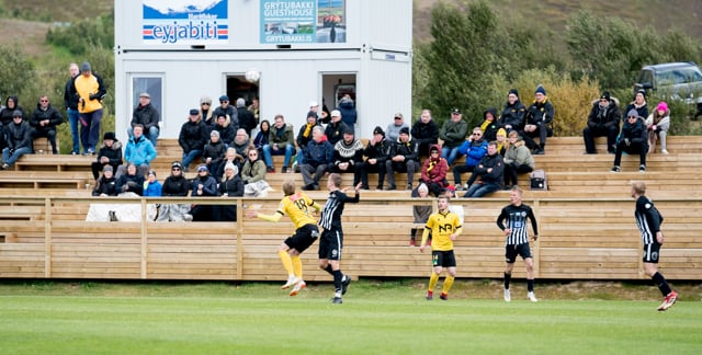 Magni heldur sér uppi.