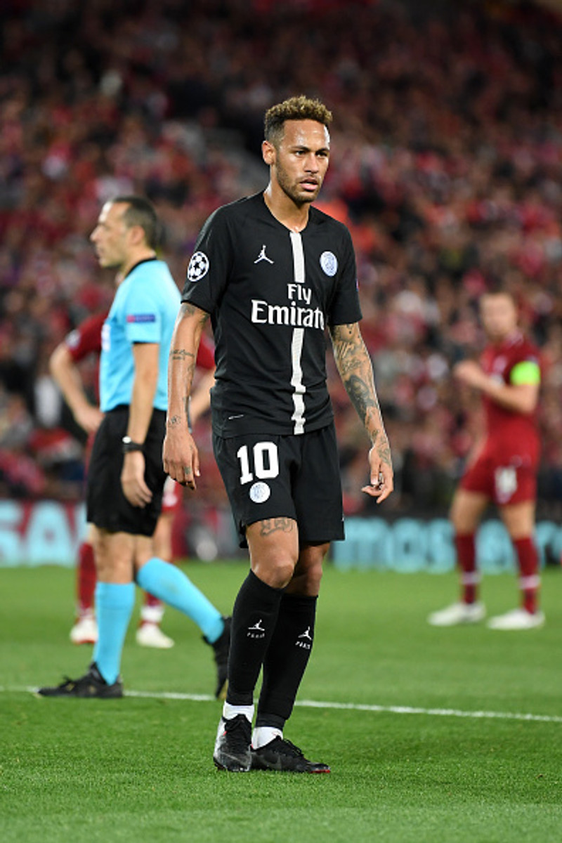 Neymar leikur fyrir PSG og brasilíska landsliðið.