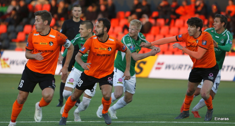 Myndaveisla: Breiðablik vann Fylki í flóðljósunum