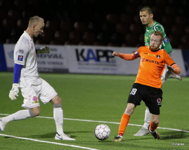 Myndaveisla: Breiðablik vann Fylki í flóðljósunum