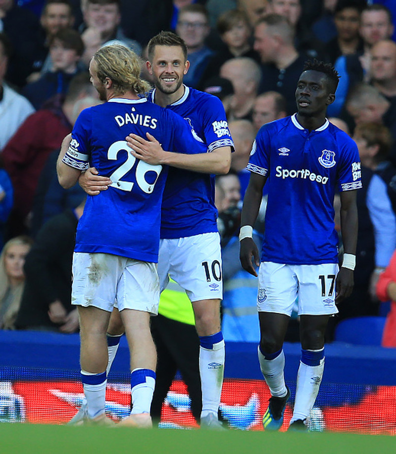 Gylfi hefur verið á eldi með Everton.