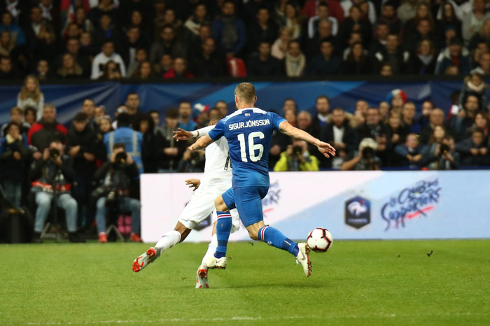 Tæklingin fræga í Guingamp í fyrra.