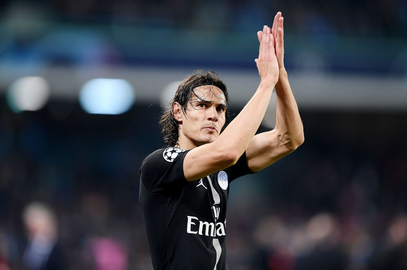 Cavani fyrstur til að skora 200 mörk fyrir PSG