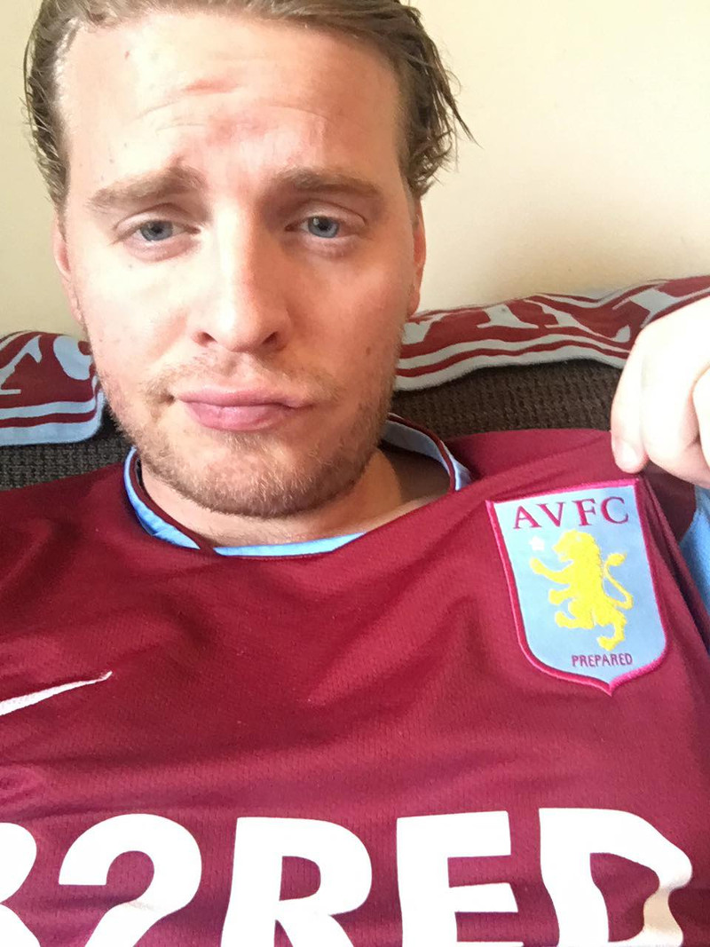 Jóhann Gunnar er stuðningsmaður Aston Villa.