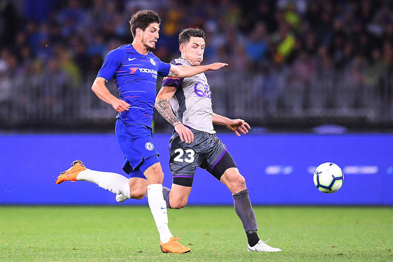Lucas Piazon í leik með Chelsea.