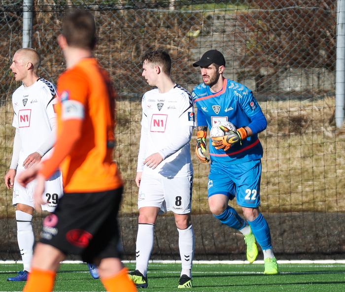 Rafael Veloso er í marki ÍBV.