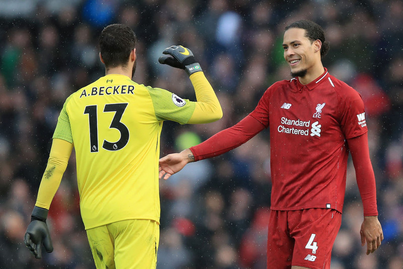 Varnarmaður: Virgil van Dijk (Liverpool) - Er á eldi um þessar mundir. Ofan á frábæran varnarleik er hann farinn að eiga baneitraðar lykilsendingar eins og hann sé Andrea Pirlo.
