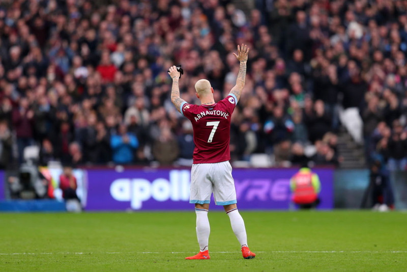 Myndband: Arnautovic fékk höfðinglegar móttökur - Blys, flugeldar og fjölmenni